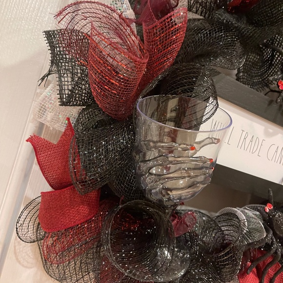 RAE DUNN SPOOKY & FUNNY HALLOWEEN WREATH “Will Trade Candy for WINE!!” - Picture 9 of 12